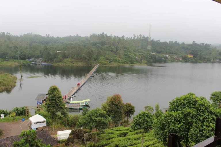 Eksotisme Wisata Glamping Lakeside Rancabali