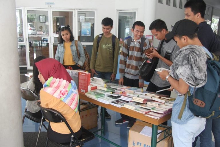 Pustakaloka Gelar Bursa Buku Murah