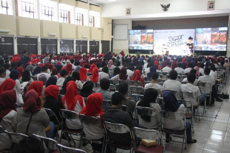 Ratusan Mahasiswa Bandung Padati Sosialisasi Pajak Bertutur