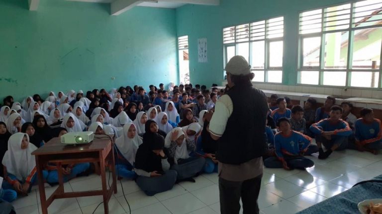 Abdi UTama Mahasiswa Widyatama Berbagi Dengan Masyarakat Arjasari