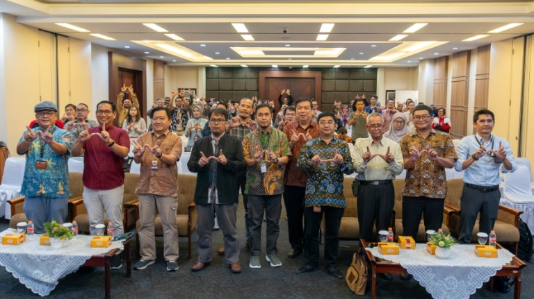 Ubah Modul Jadi Buku, Dosen Widyatama Peroleh Trik Ahli
